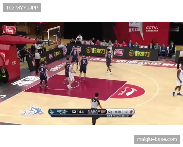 什么是脚踢球违例？常见的场景和判定标准详解